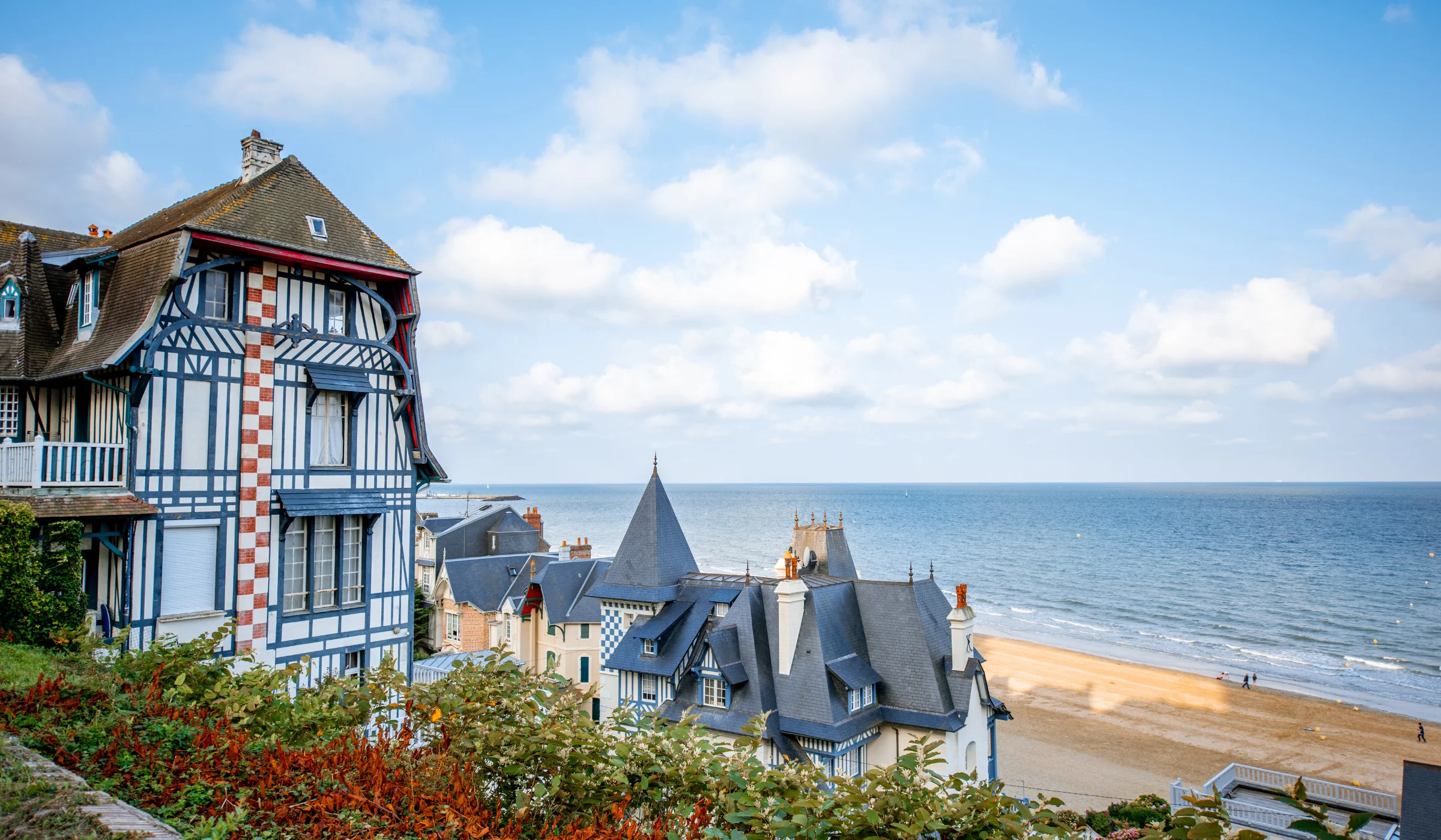 Villas normandes et plage de Deauville