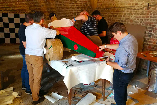 team building construction F1 en carton
