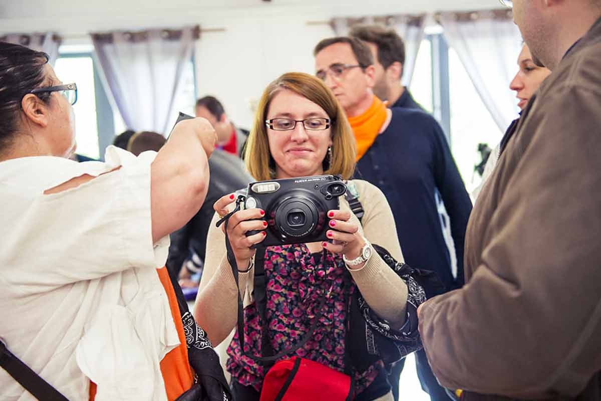 teambuilding challenge photographie polaroid