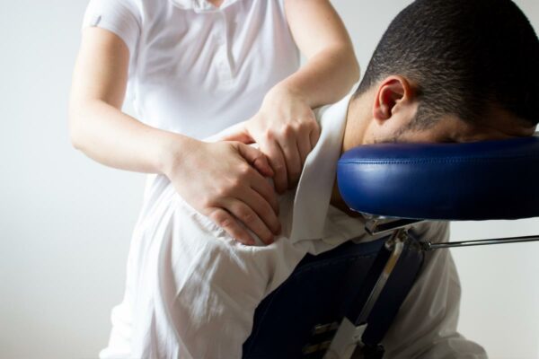 massage epaule tete nuque en entreprise